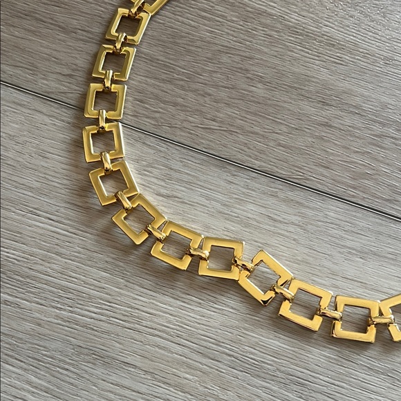 Gold Chain Link Belt - Picture 7 of 10